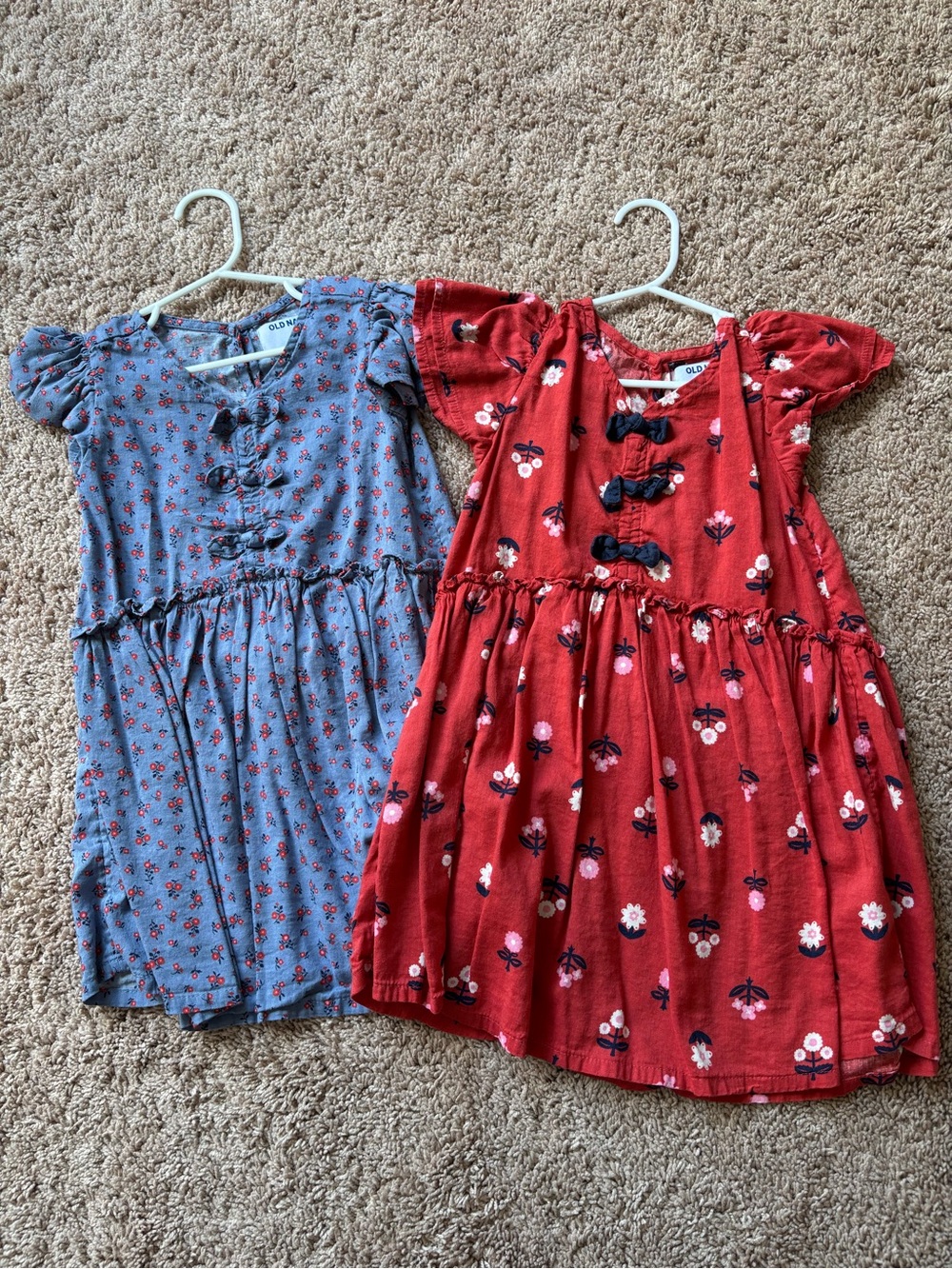 Old Navy Red Floral Ruffle-Sleeve Dress for Kids - 4T Bundle